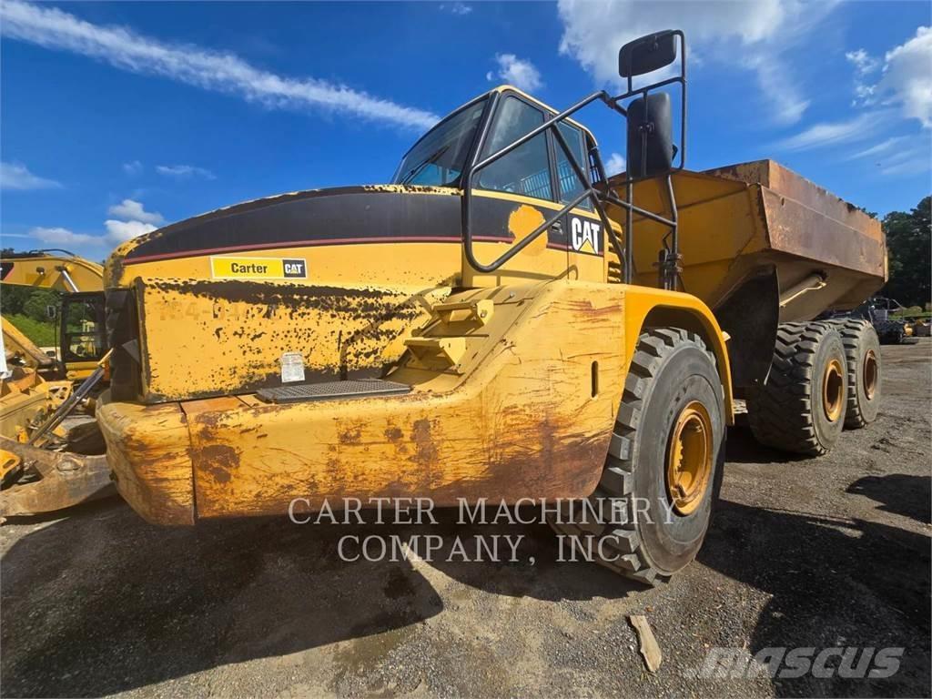 CAT 740 Шарнирно-сочленённые самосвалы