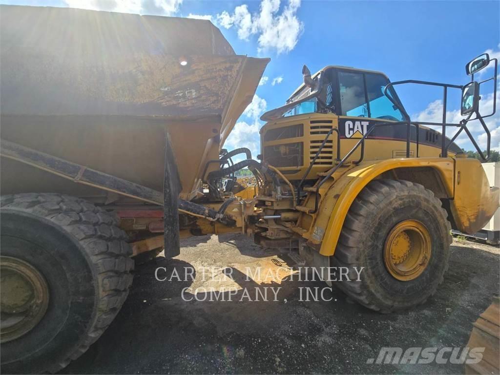 CAT 740 Шарнирно-сочленённые самосвалы