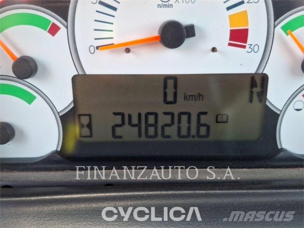 CAT 740 Шарнирно-сочленённые самосвалы