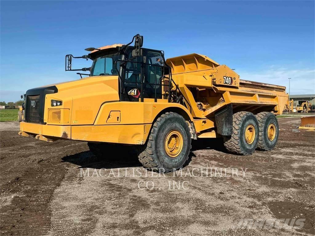 CAT 740 4EJ Шарнирно-сочленённые самосвалы