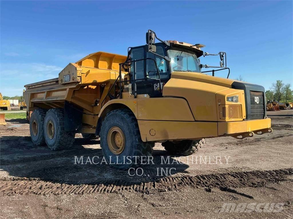 CAT 740 4EJ Шарнирно-сочленённые самосвалы