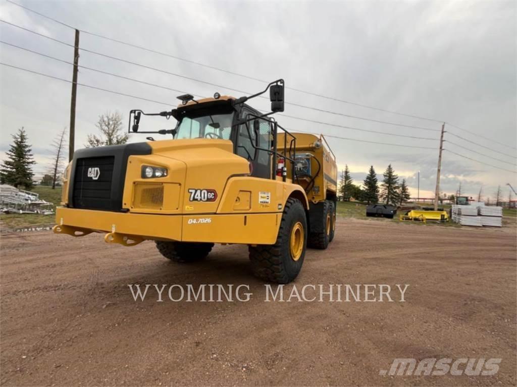 CAT 740 GC Шарнирно-сочленённые самосвалы