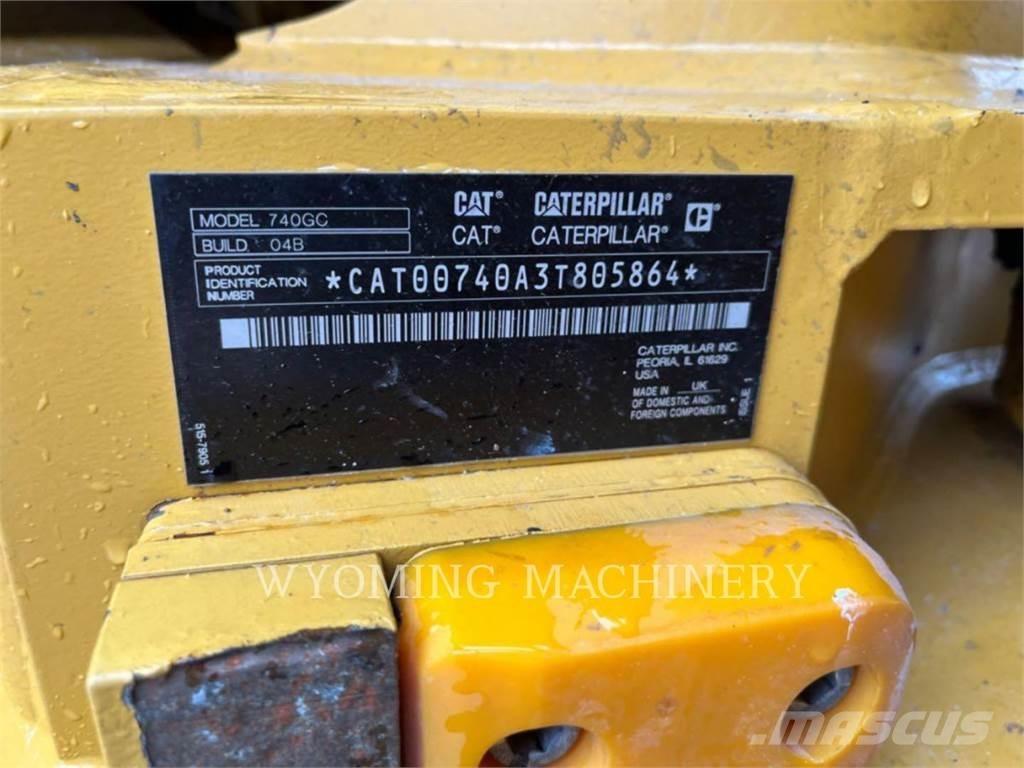 CAT 740 GC Шарнирно-сочленённые самосвалы