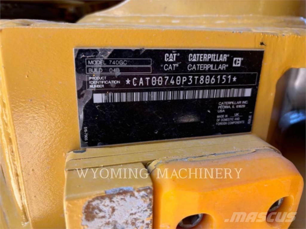 CAT 740 GC Шарнирно-сочленённые самосвалы
