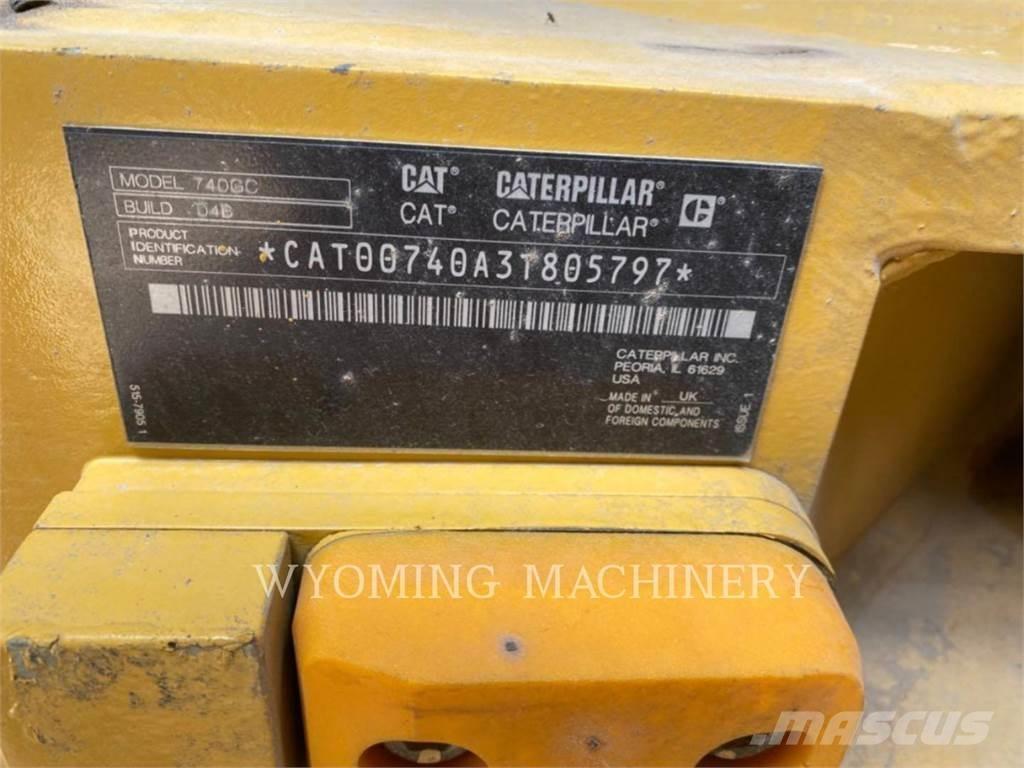 CAT 740 GC Шарнирно-сочленённые самосвалы
