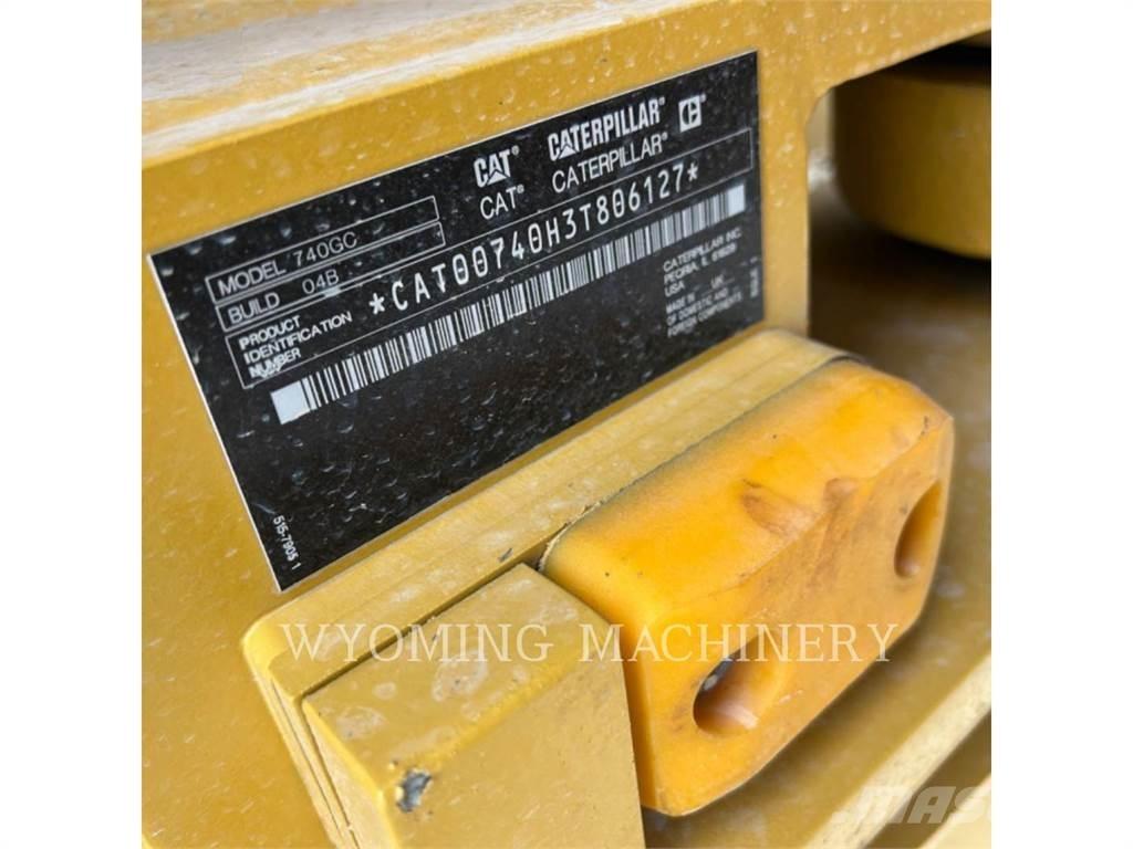 CAT 740 GC Шарнирно-сочленённые самосвалы
