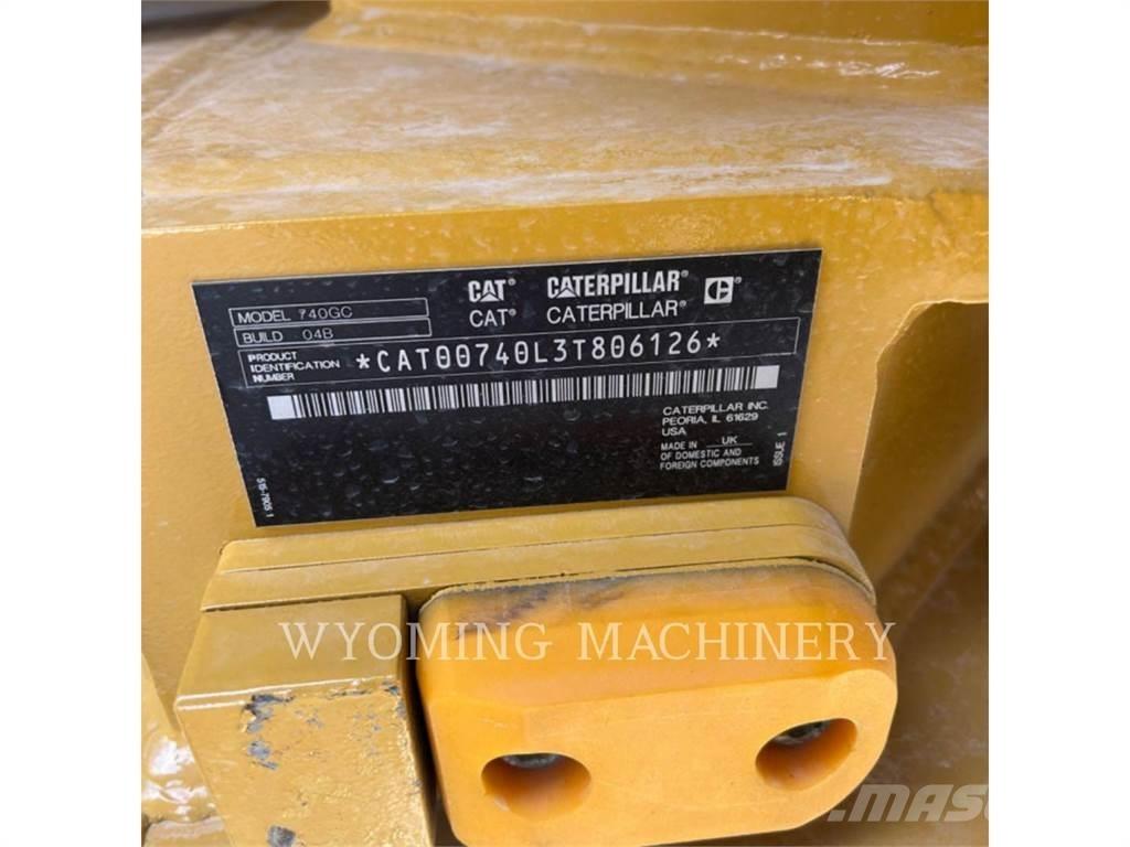 CAT 740 GC Шарнирно-сочленённые самосвалы