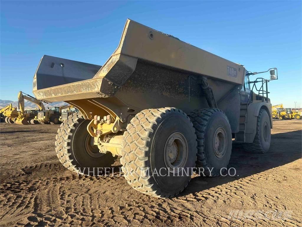 CAT 740 GC Шарнирно-сочленённые самосвалы