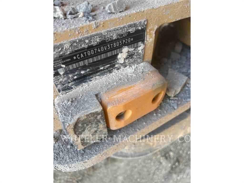 CAT 740 GC Шарнирно-сочленённые самосвалы