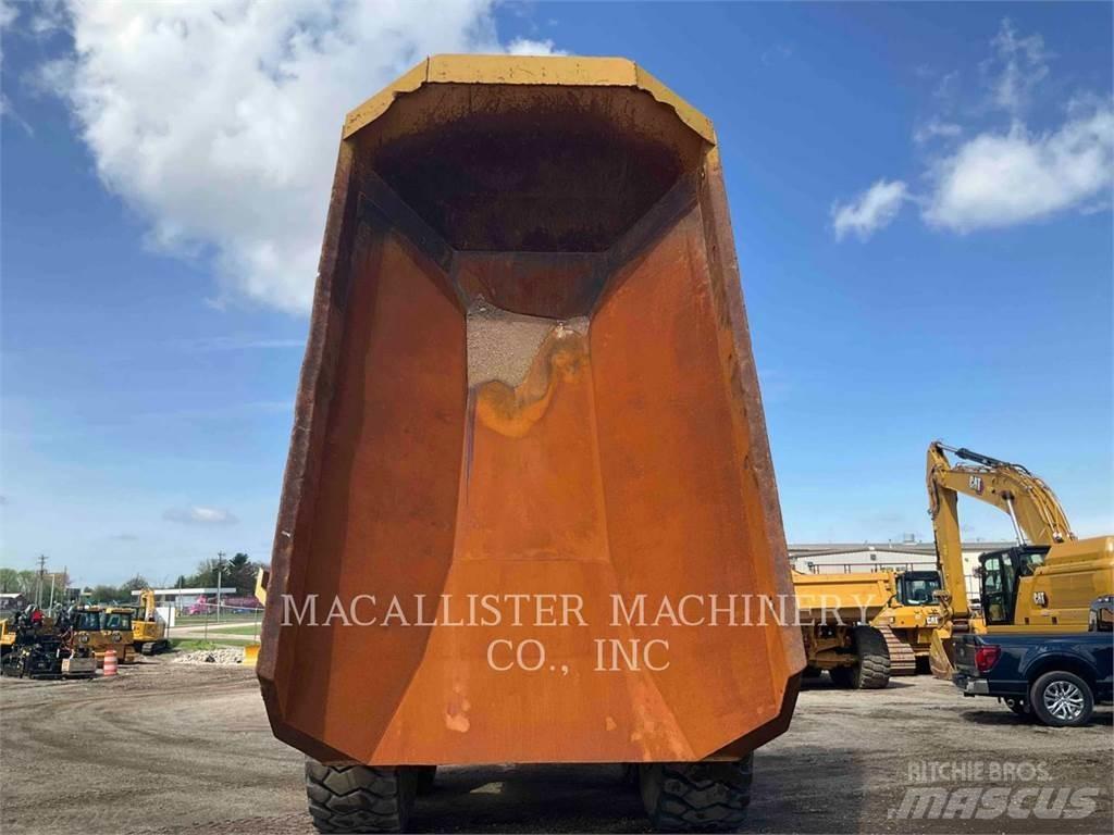 CAT 740 GC Шарнирно-сочленённые самосвалы