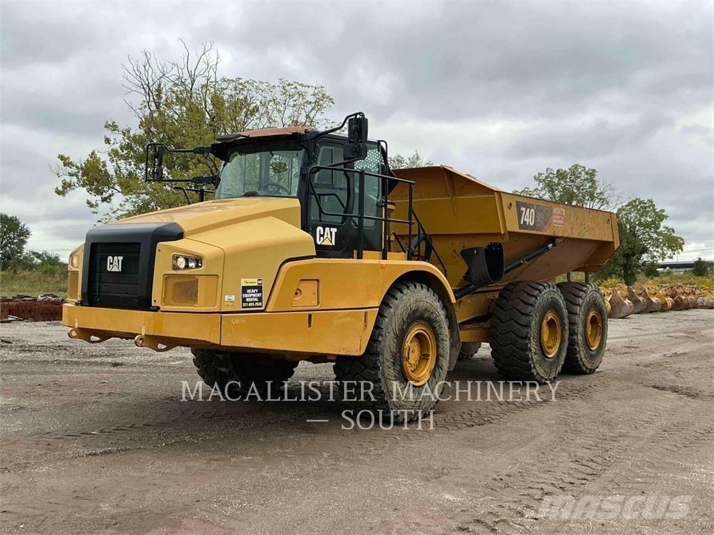 CAT 740 GC Шарнирно-сочленённые самосвалы
