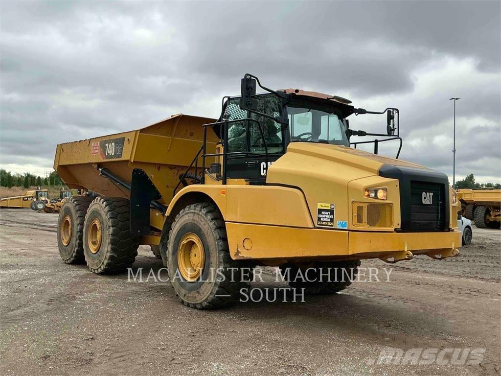 CAT 740 GC Шарнирно-сочленённые самосвалы