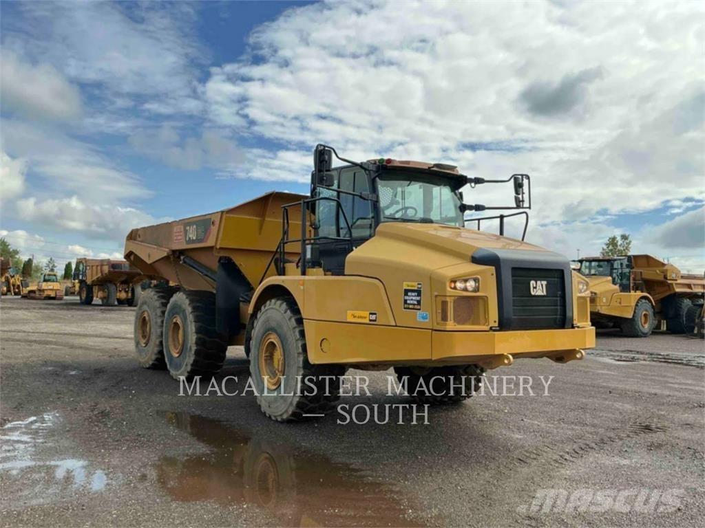 CAT 740 GC Шарнирно-сочленённые самосвалы