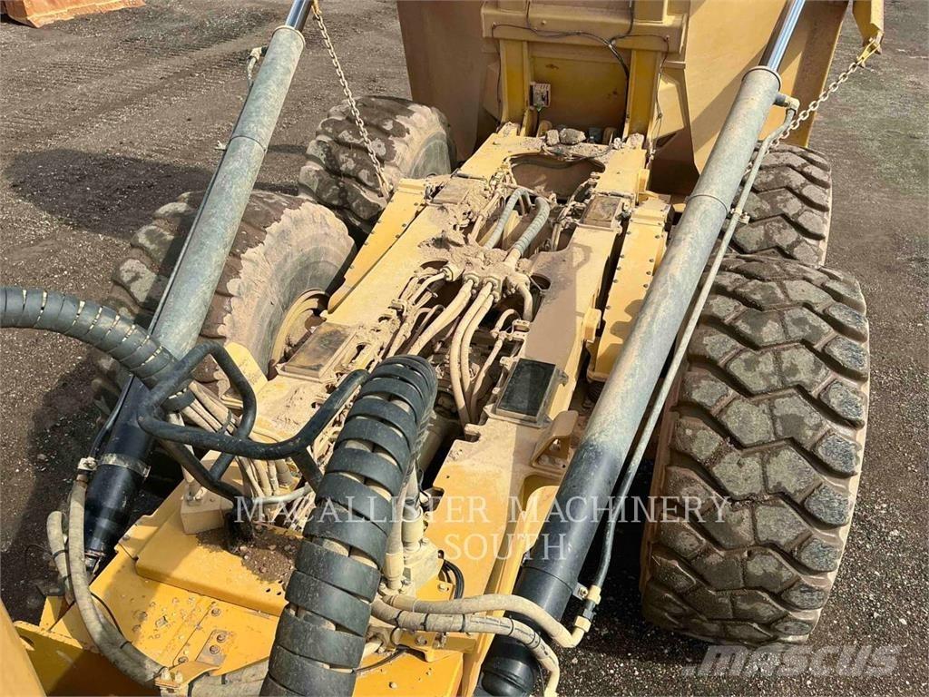 CAT 740 GC Шарнирно-сочленённые самосвалы