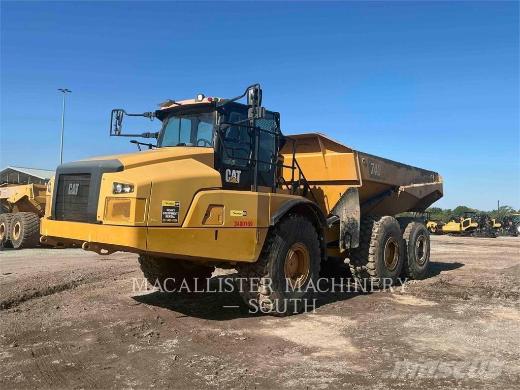 CAT 740 GC Шарнирно-сочленённые самосвалы
