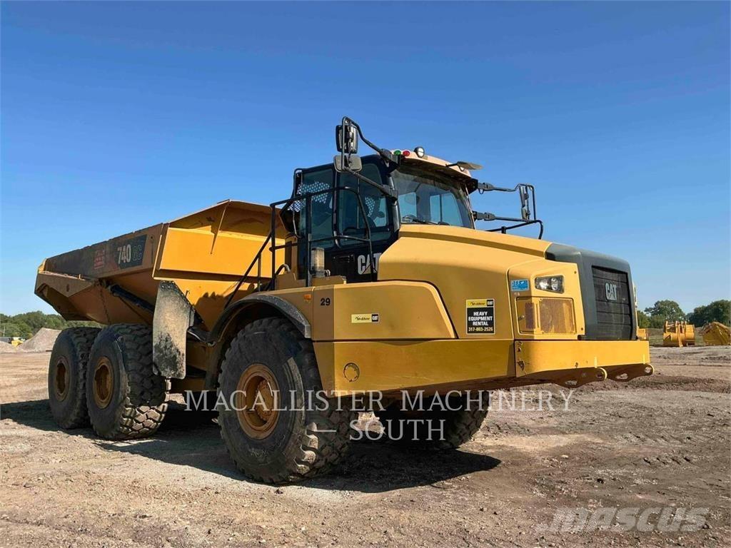 CAT 740 GC Шарнирно-сочленённые самосвалы