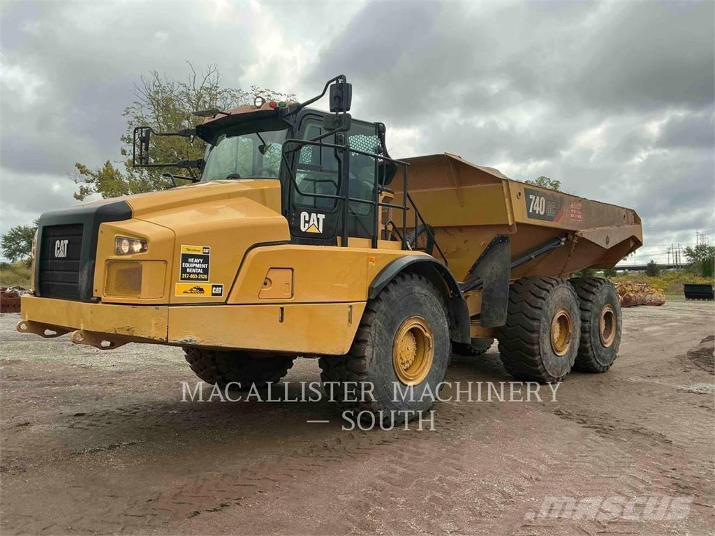 CAT 740 GC Шарнирно-сочленённые самосвалы