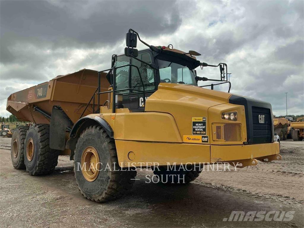 CAT 740 GC Шарнирно-сочленённые самосвалы