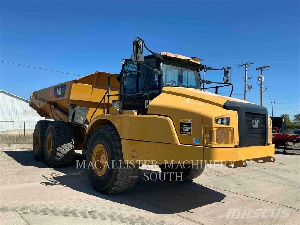 CAT 740 GC Шарнирно-сочленённые самосвалы