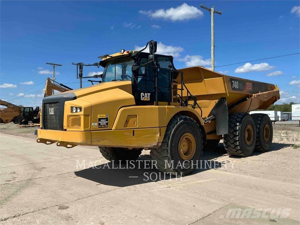 CAT 740 GC Шарнирно-сочленённые самосвалы