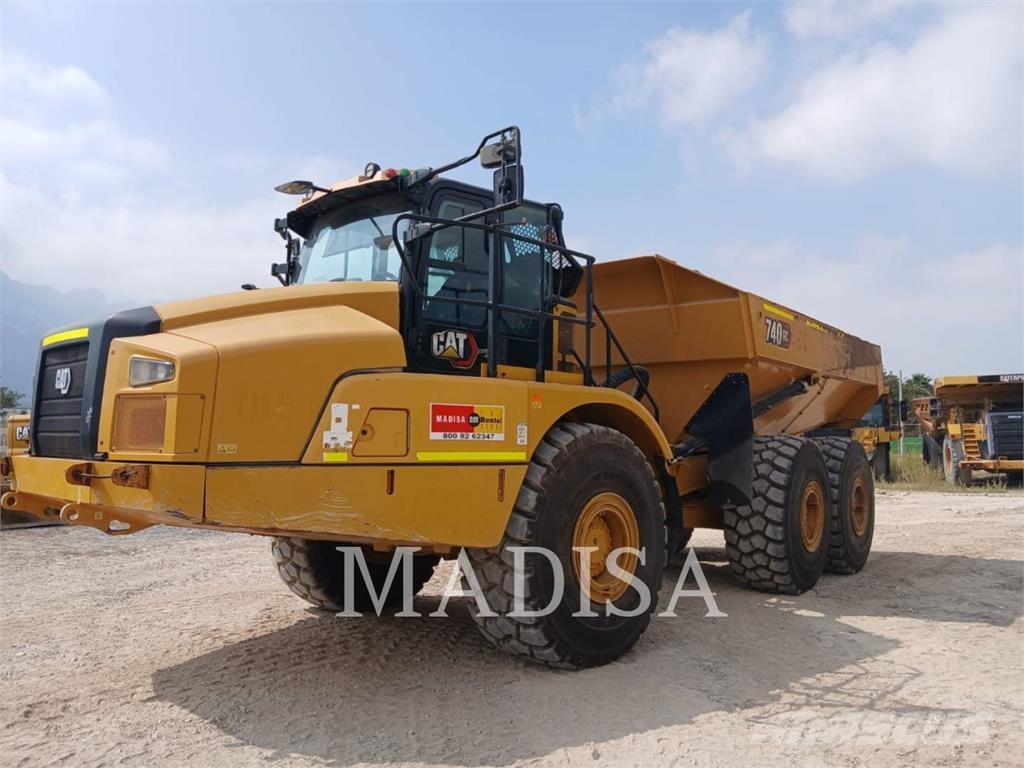 CAT 740 GC Шарнирно-сочленённые самосвалы