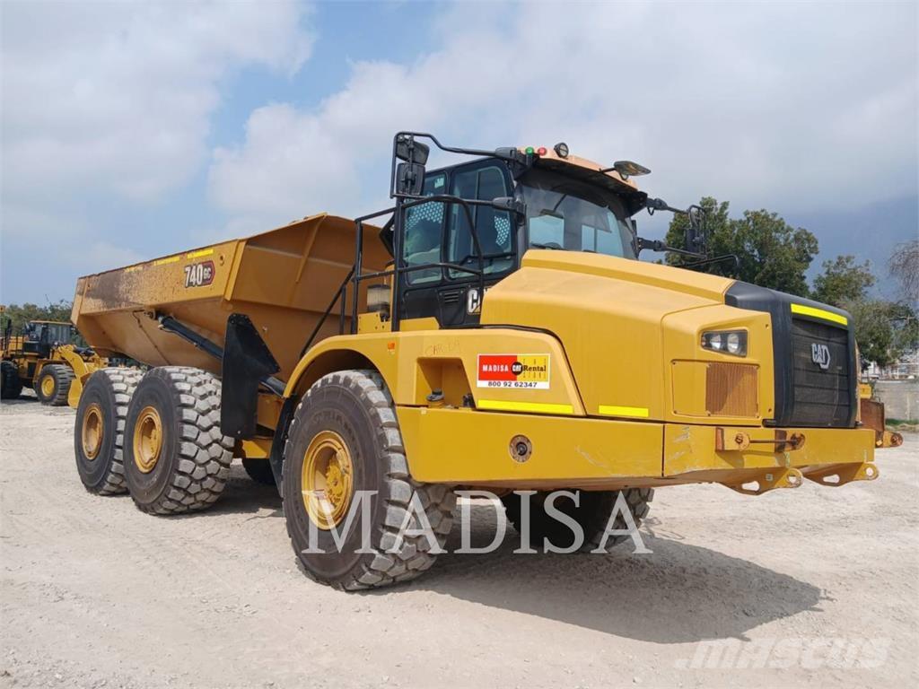 CAT 740 GC Шарнирно-сочленённые самосвалы