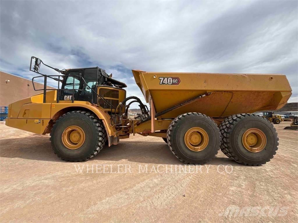 CAT 740 GC TG Шарнирно-сочленённые самосвалы