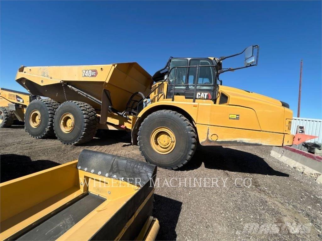 CAT 740 GC TG Шарнирно-сочленённые самосвалы