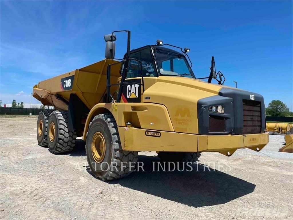 CAT 740B Шарнирно-сочленённые самосвалы