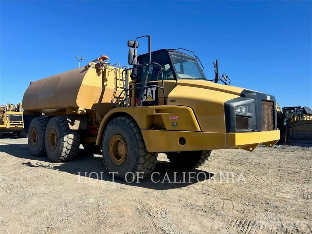 CAT 740B Грузовики-цистерны