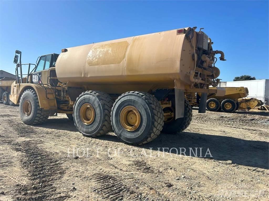 CAT 740B Грузовики-цистерны