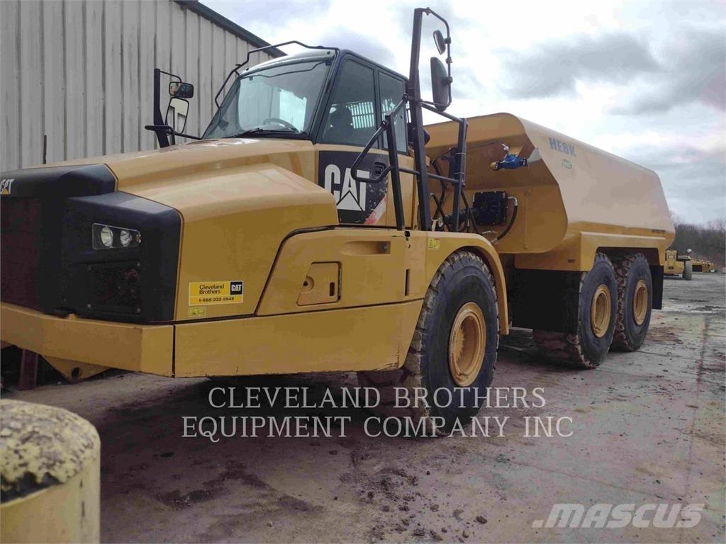 CAT 740B Поливочные машины