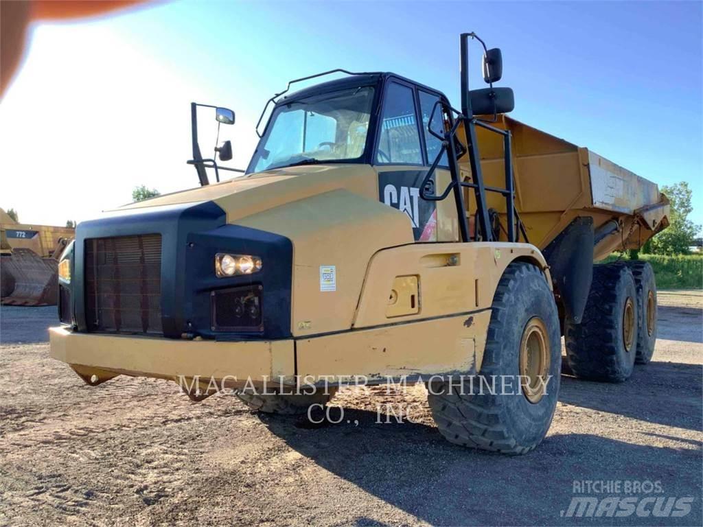 CAT 740B Шарнирно-сочленённые самосвалы