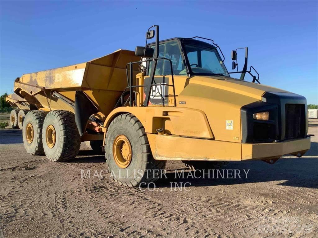 CAT 740B Шарнирно-сочленённые самосвалы