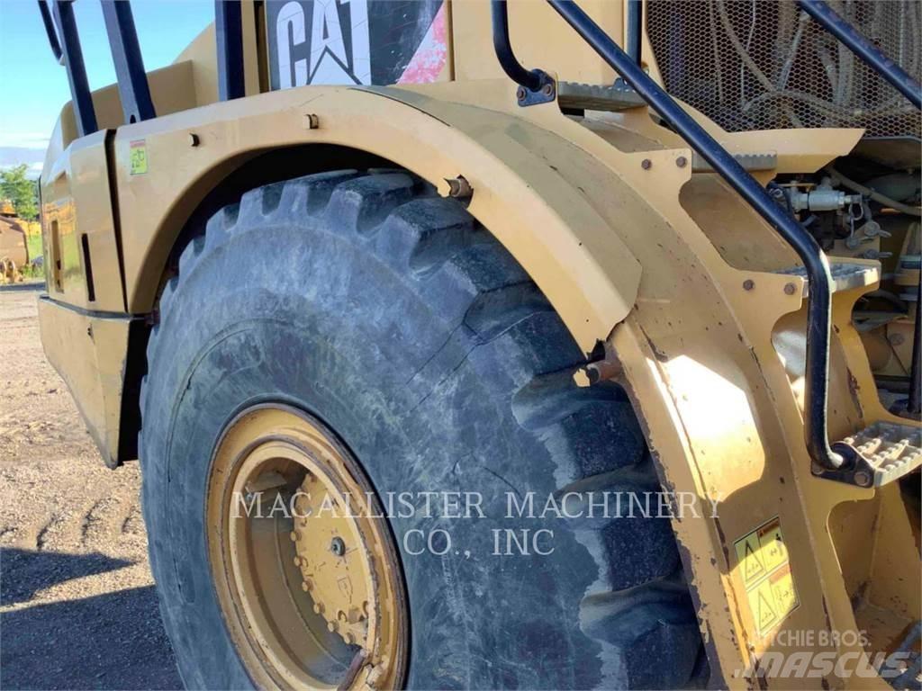 CAT 740B Шарнирно-сочленённые самосвалы