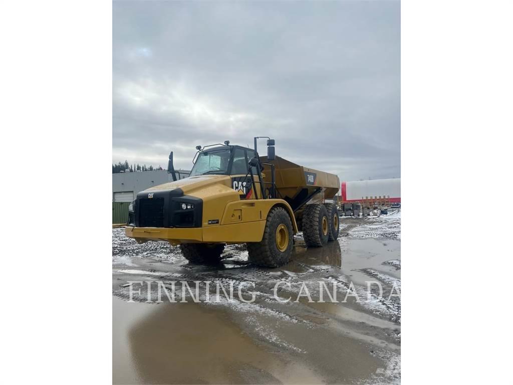 CAT 740B Шарнирно-сочленённые самосвалы