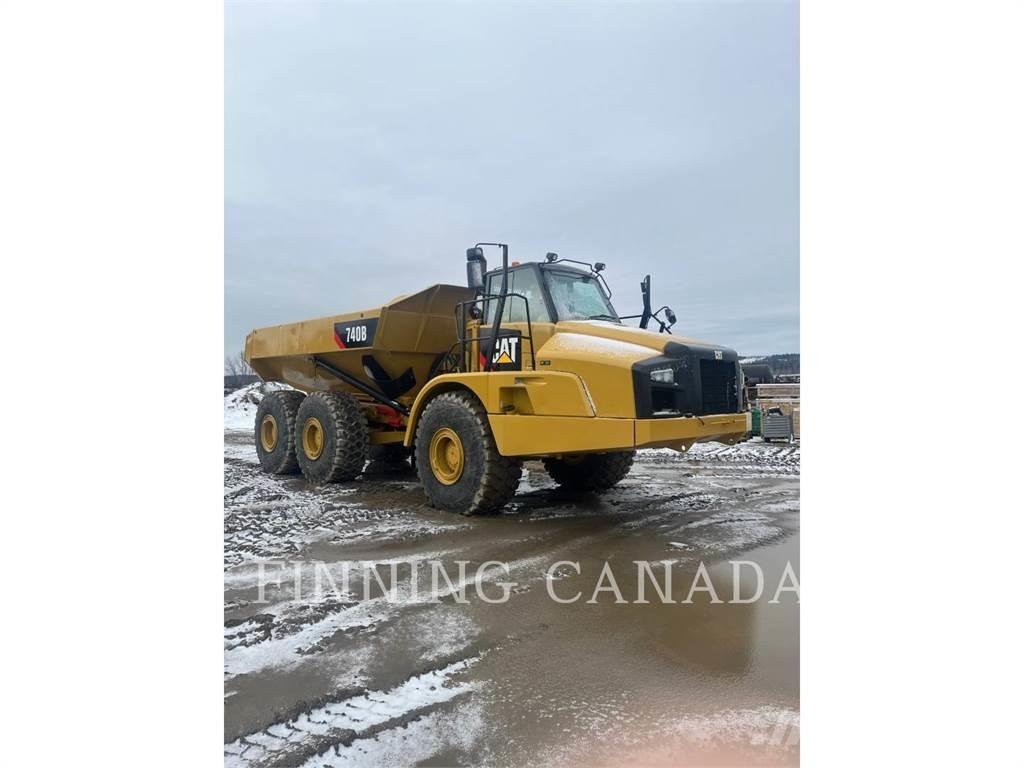 CAT 740B Шарнирно-сочленённые самосвалы