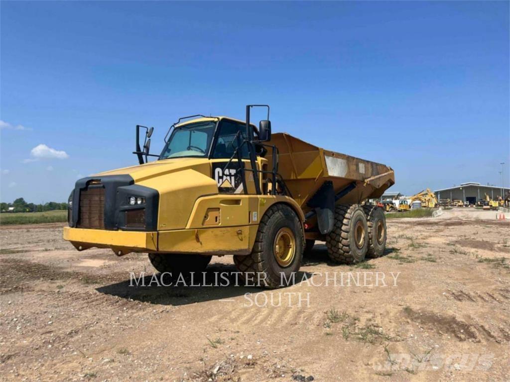 CAT 740B Шарнирно-сочленённые самосвалы