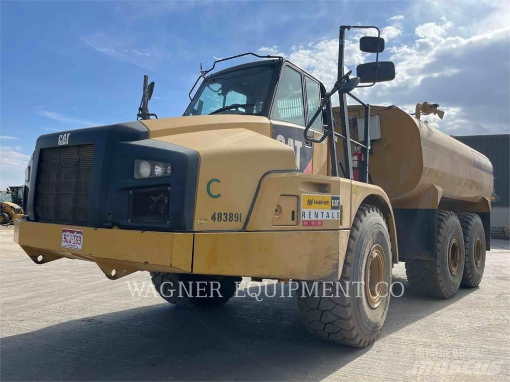 CAT 740B WT Поливочные машины