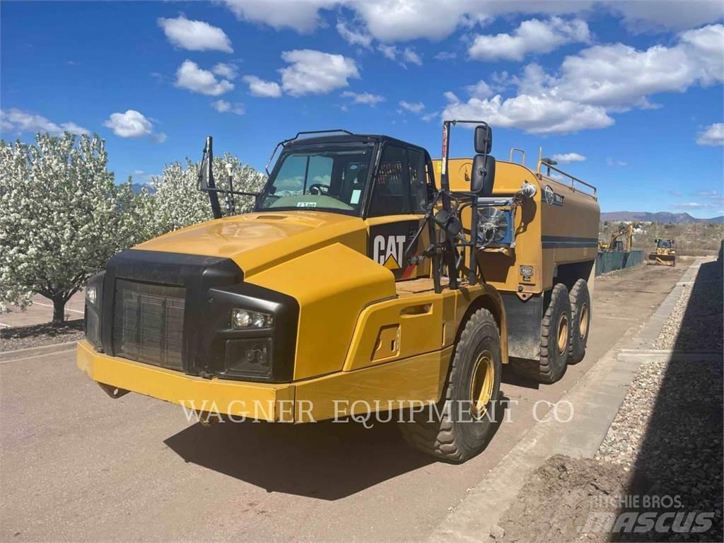 CAT 740B WT Поливочные машины