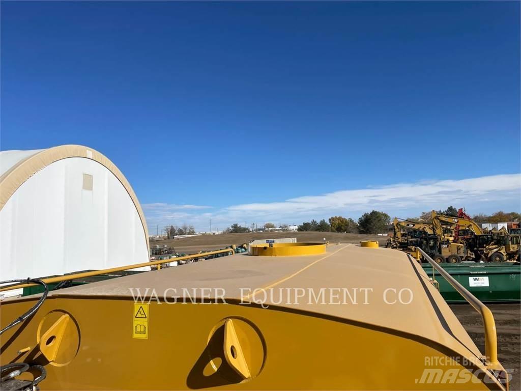 CAT 740B WT RB Поливочные машины