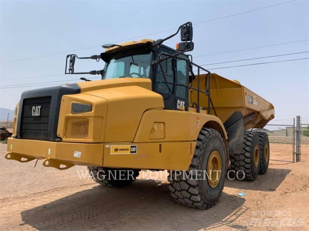 CAT 740GC Шарнирно-сочленённые самосвалы