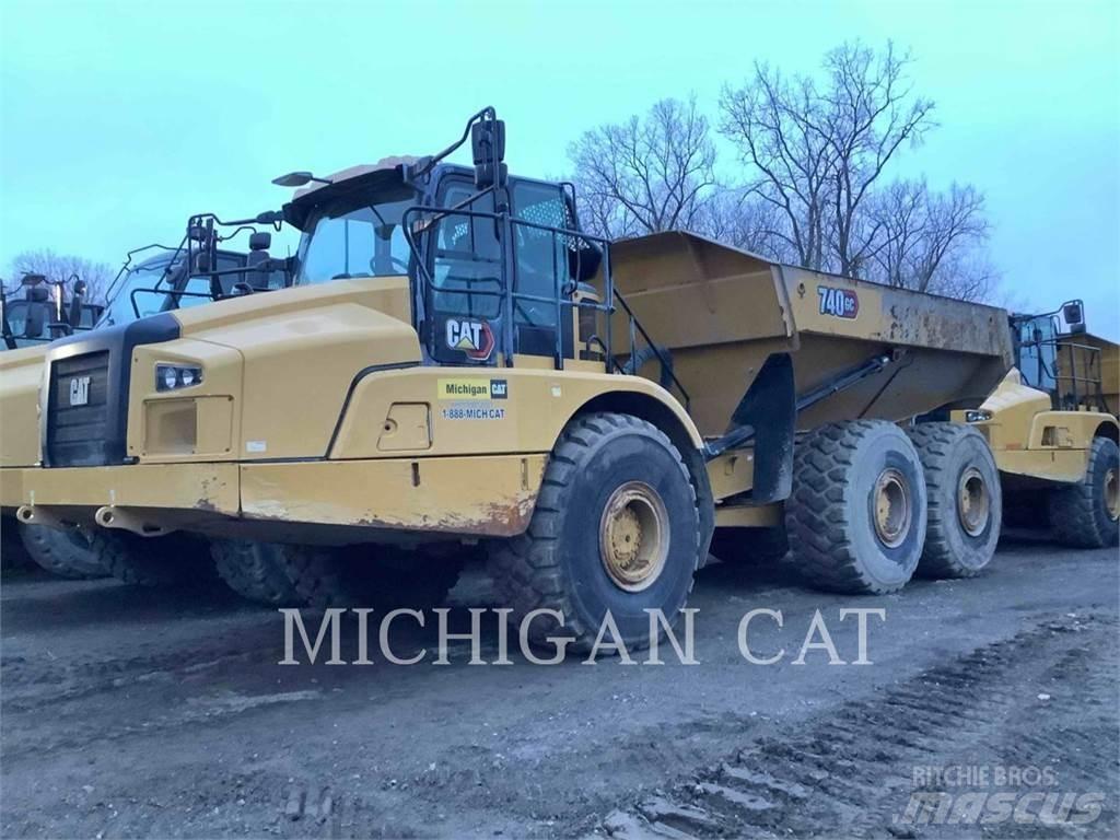 CAT 740GC Шарнирно-сочленённые самосвалы