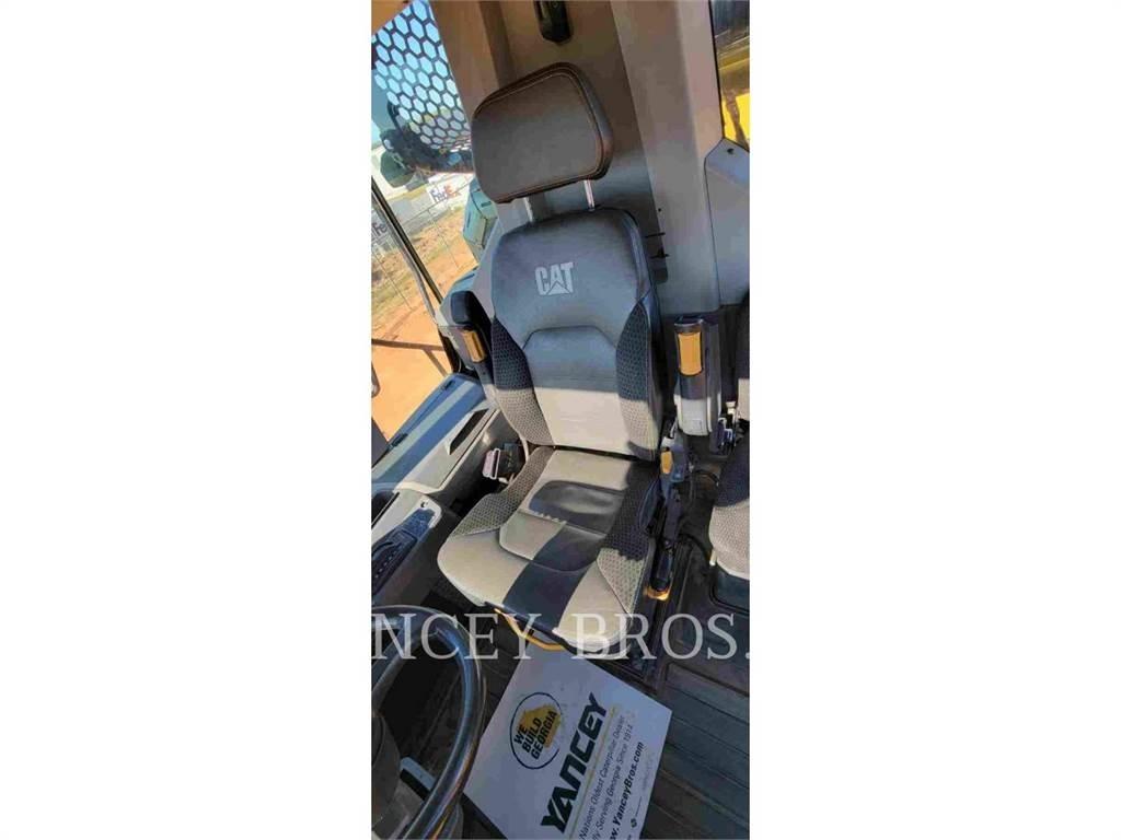 CAT 740GC Шарнирно-сочленённые самосвалы