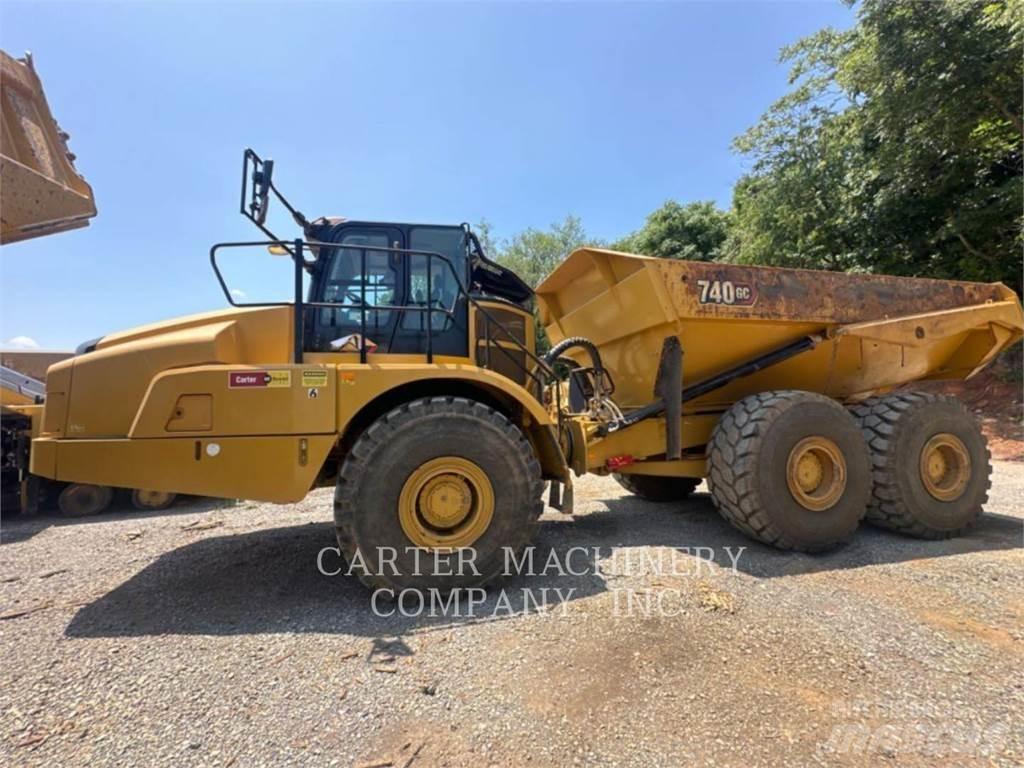 CAT 740GC Шарнирно-сочленённые самосвалы