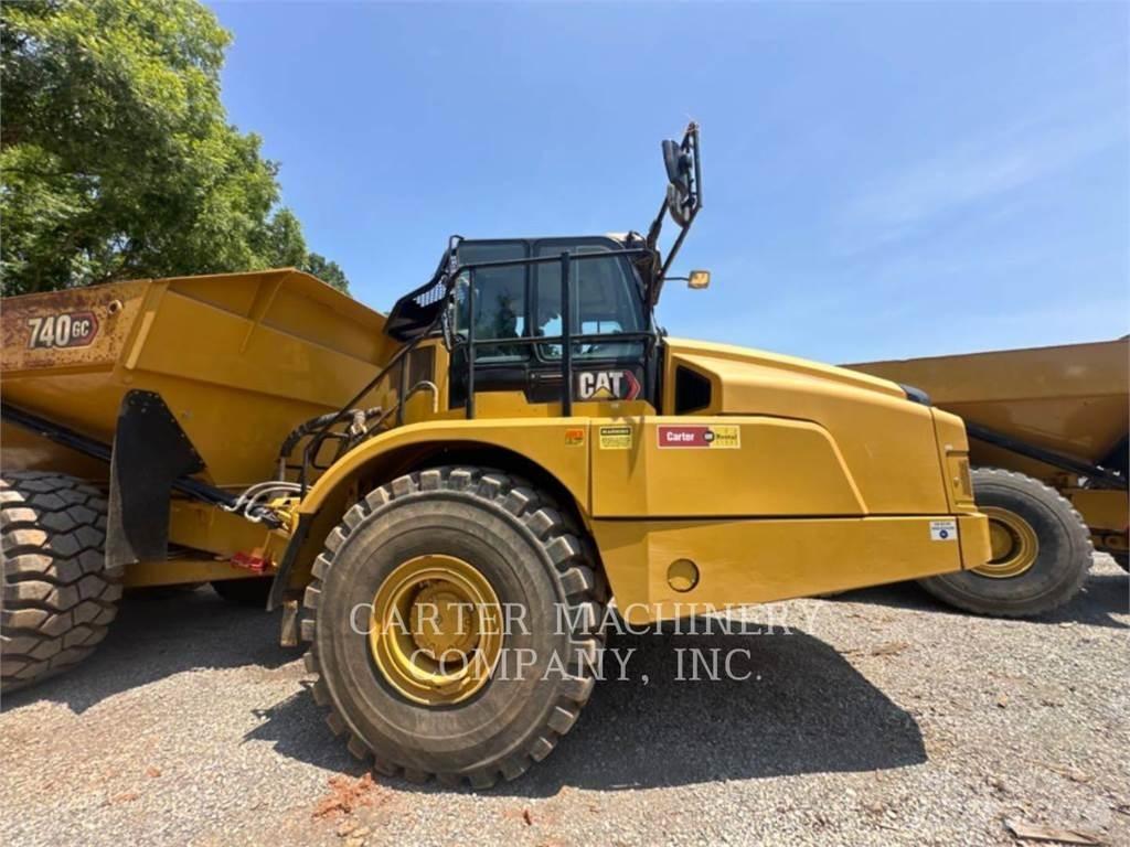 CAT 740GC Шарнирно-сочленённые самосвалы