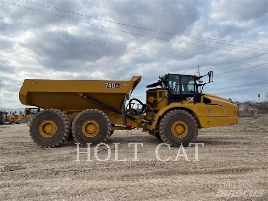 CAT 740GC Шарнирно-сочленённые самосвалы