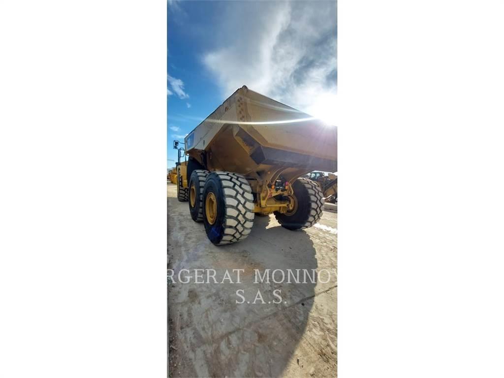 CAT 740GC Шарнирно-сочленённые самосвалы
