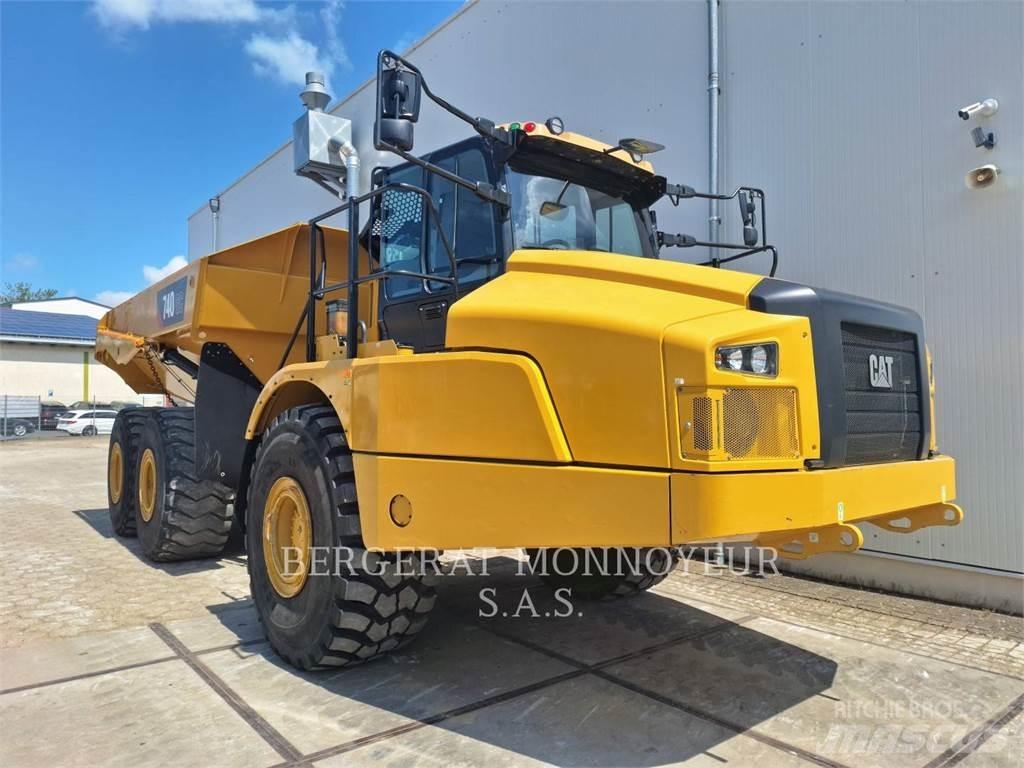 CAT 740GC Шарнирно-сочленённые самосвалы