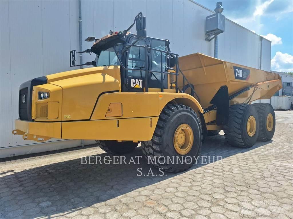 CAT 740GC Шарнирно-сочленённые самосвалы